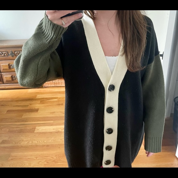 PRIMARK Oversized Color Block Knit Cardigan (US size 2-4, UK size 6-8) - Picture 4 of 9